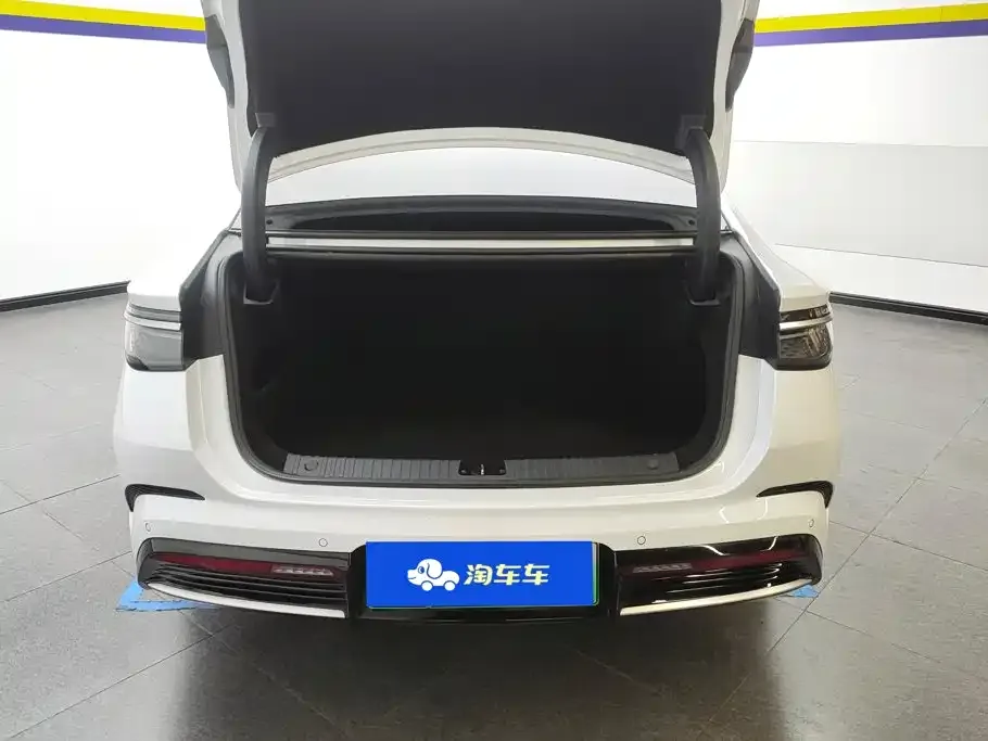 BYD Seal — фото 4