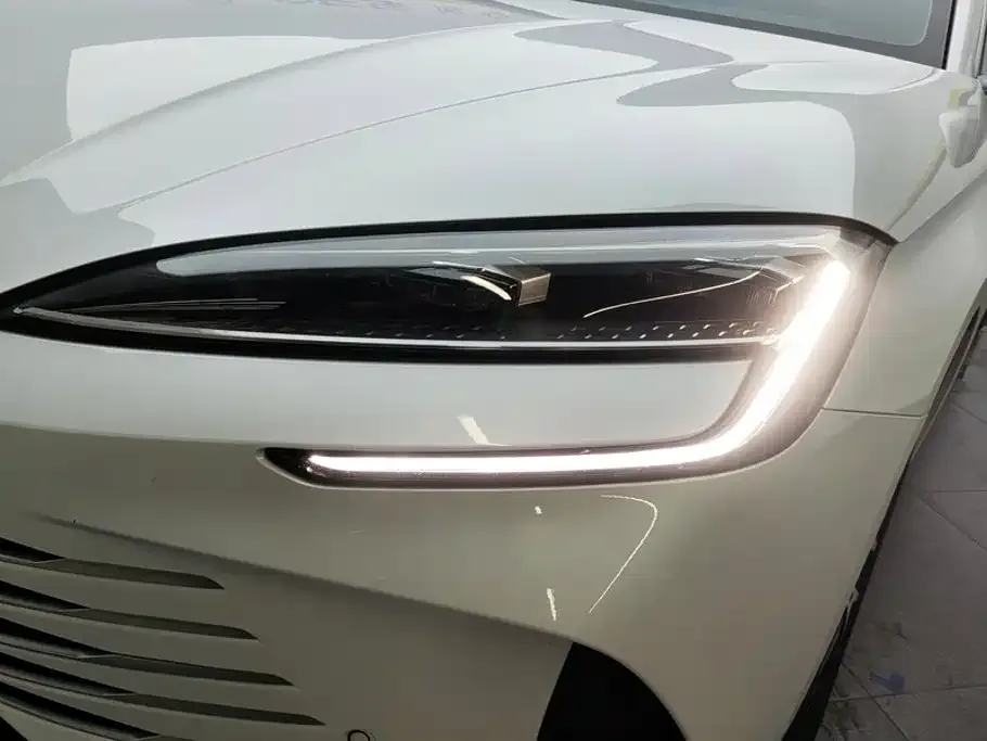 BYD Seal — фото 2