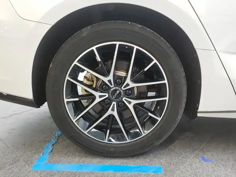BYD Seal — фото 7