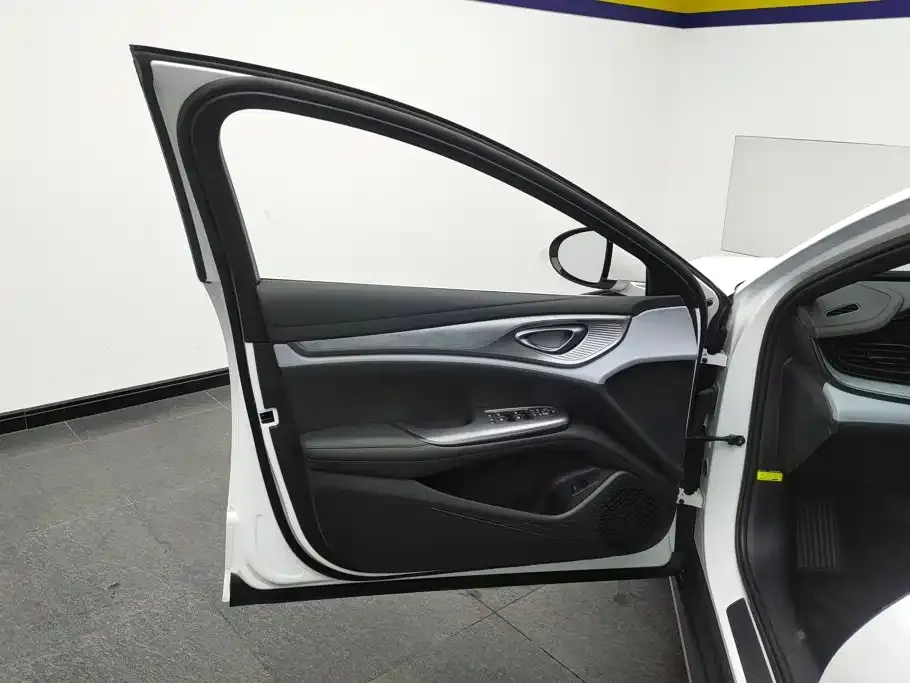 BYD Seal — фото 3