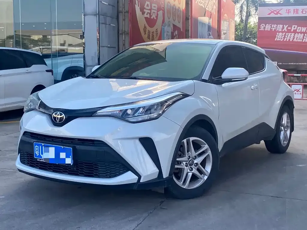 Toyota C-HR — фото 1