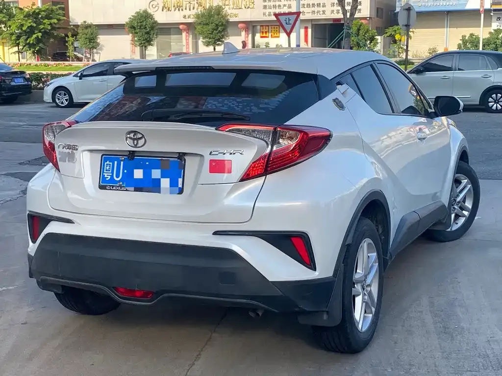 Toyota C-HR — фото 4