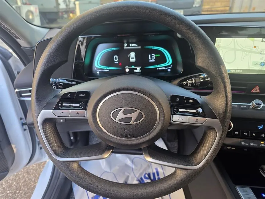 Hyundai AVANTE — фото 8