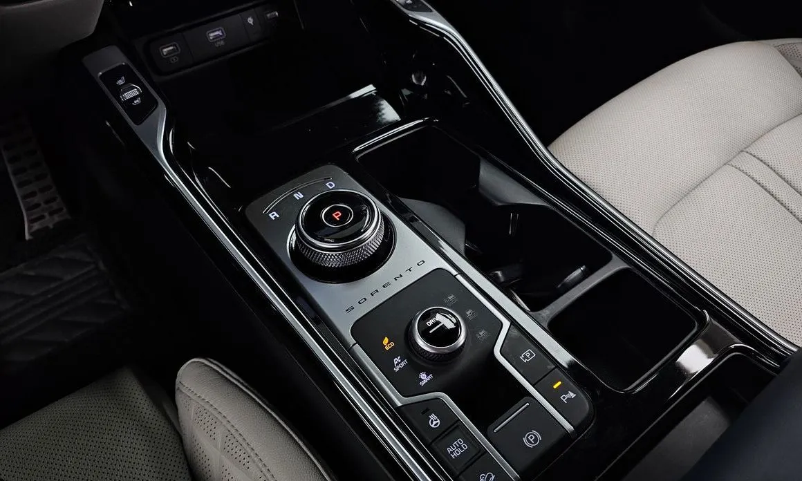 Kia Sorento — фото 7