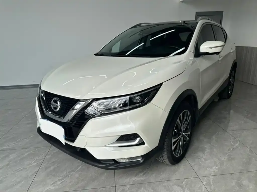 Nissan Qashqai — фото 1
