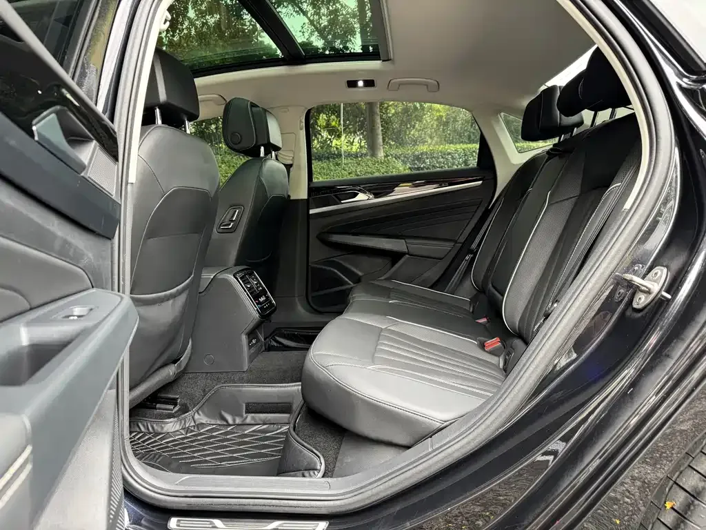 Volkswagen Passat — фото 2
