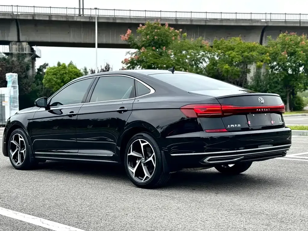 Volkswagen Passat — фото 8