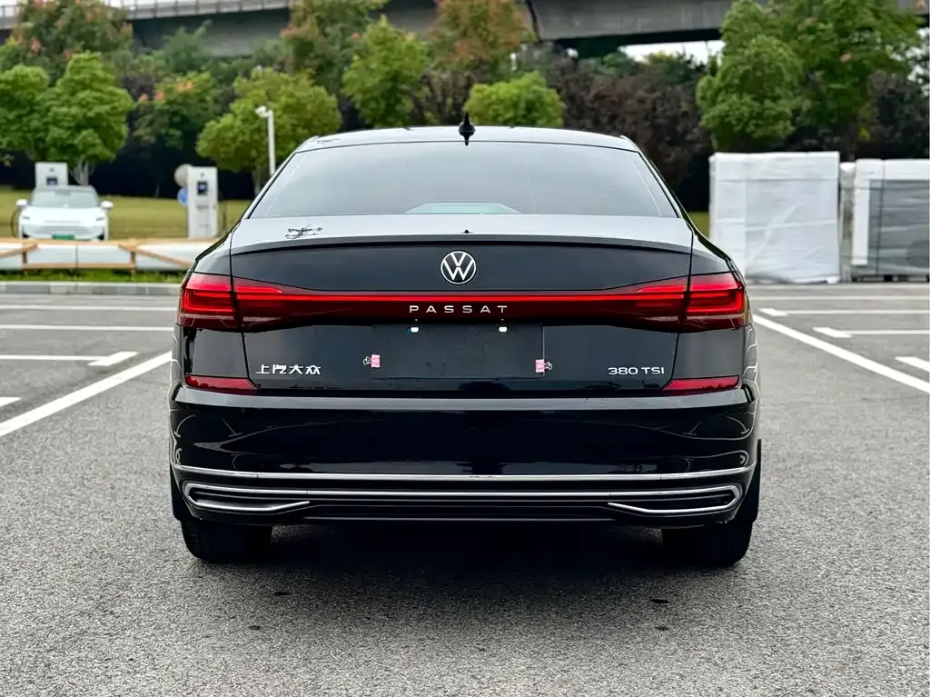 Volkswagen Passat — фото 4