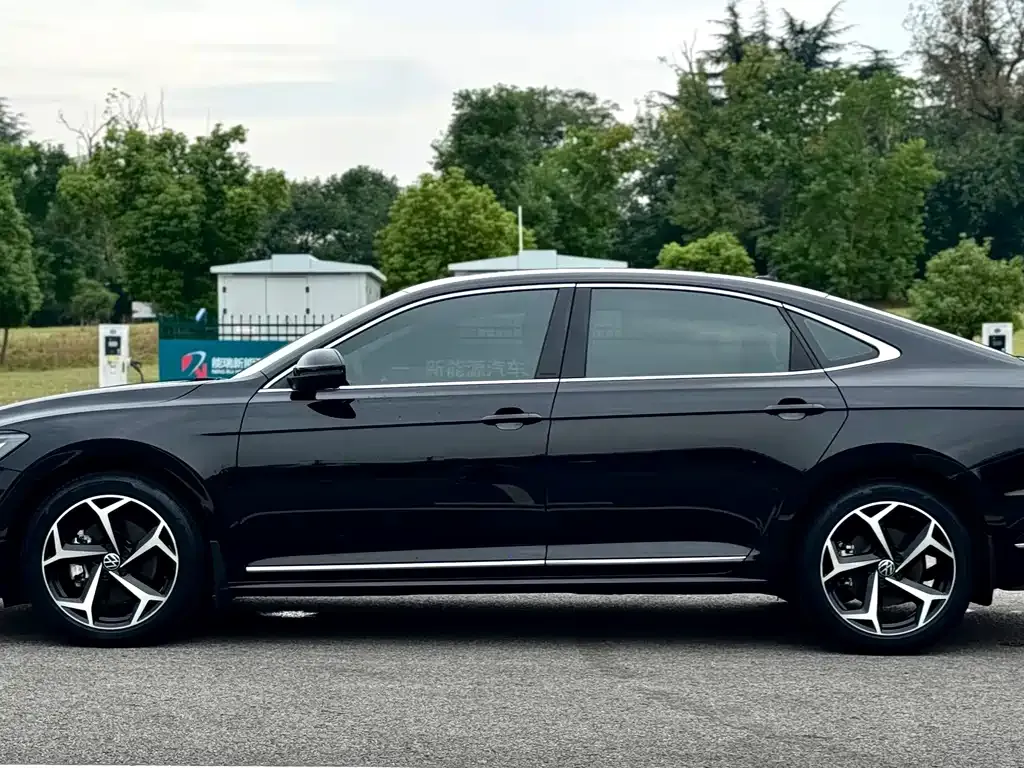 Volkswagen Passat — фото 6