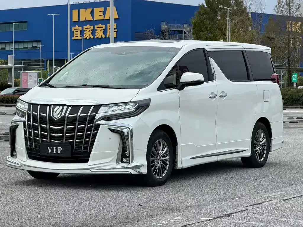 Toyota Vellfire — фото 1