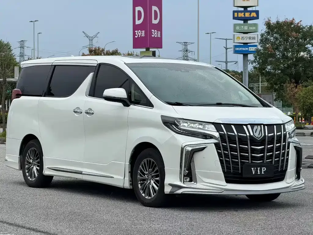Toyota Vellfire — фото 10