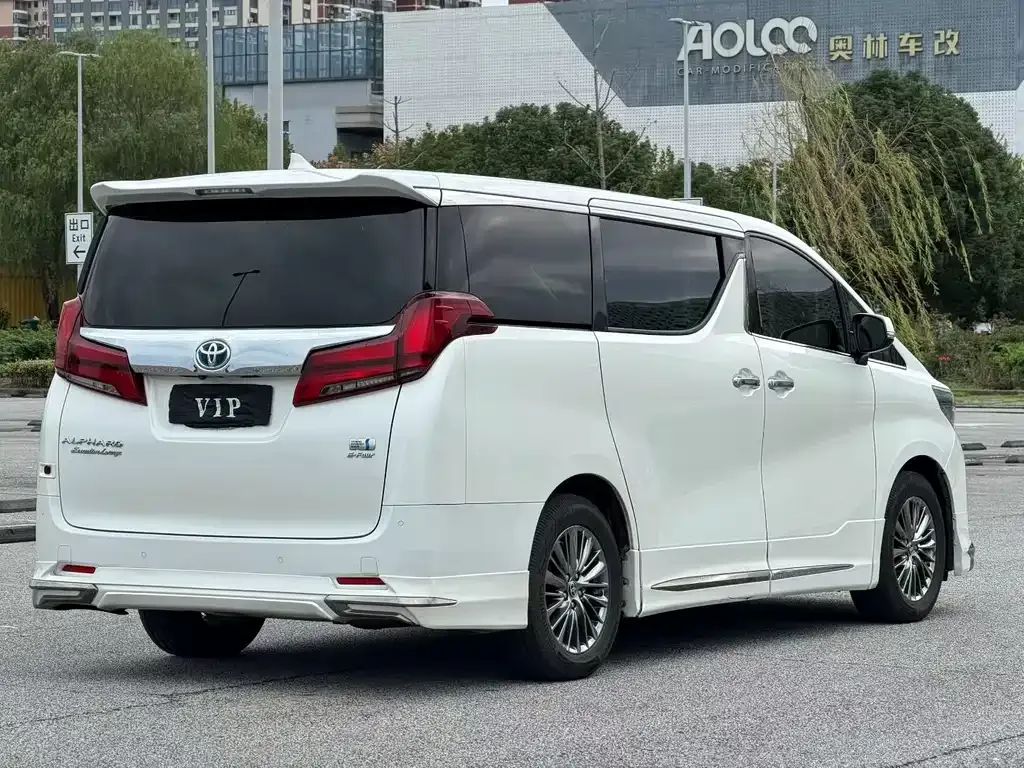 Toyota Vellfire — фото 8