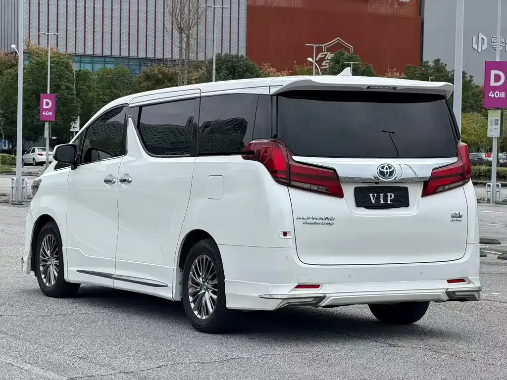 Toyota Vellfire — фото 7