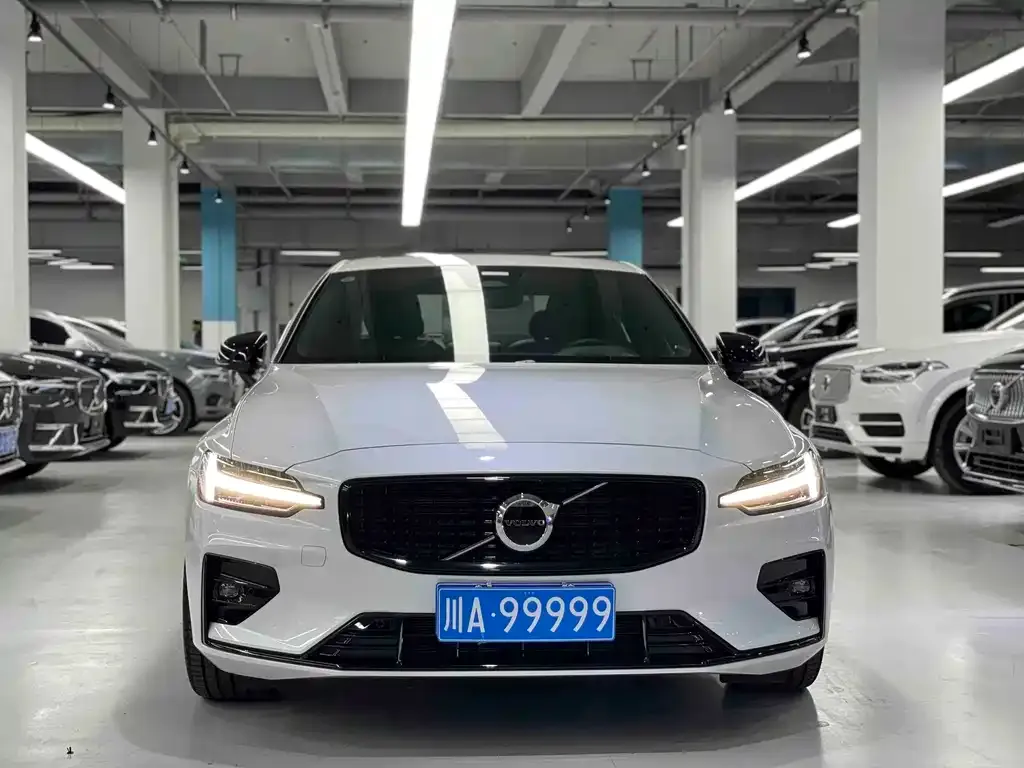 Volvo S60 — фото 4