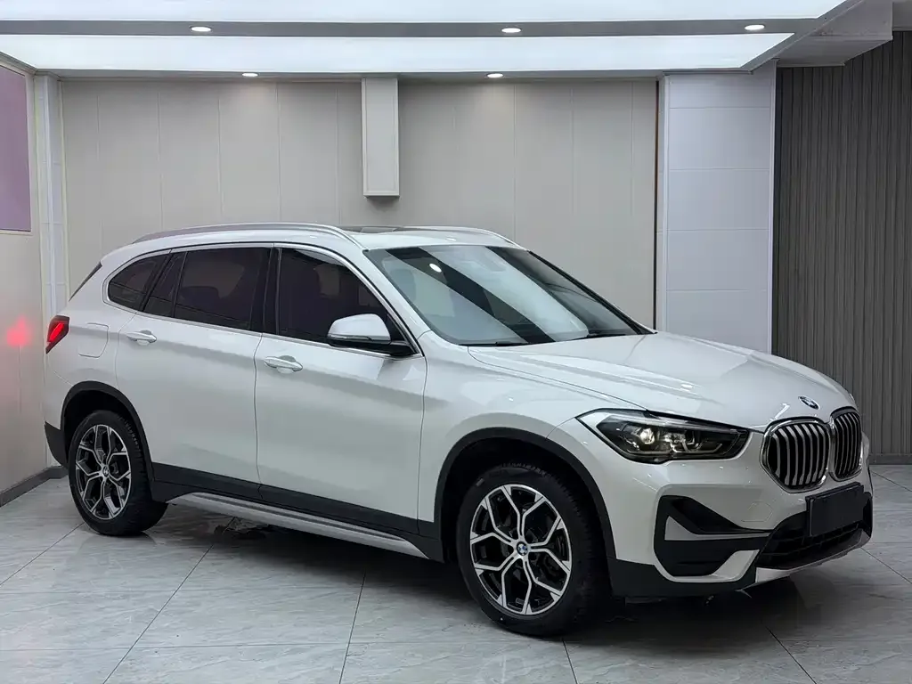 BMW X1 — фото 8