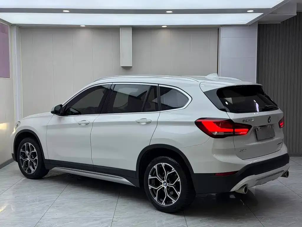 BMW X1 — фото 9
