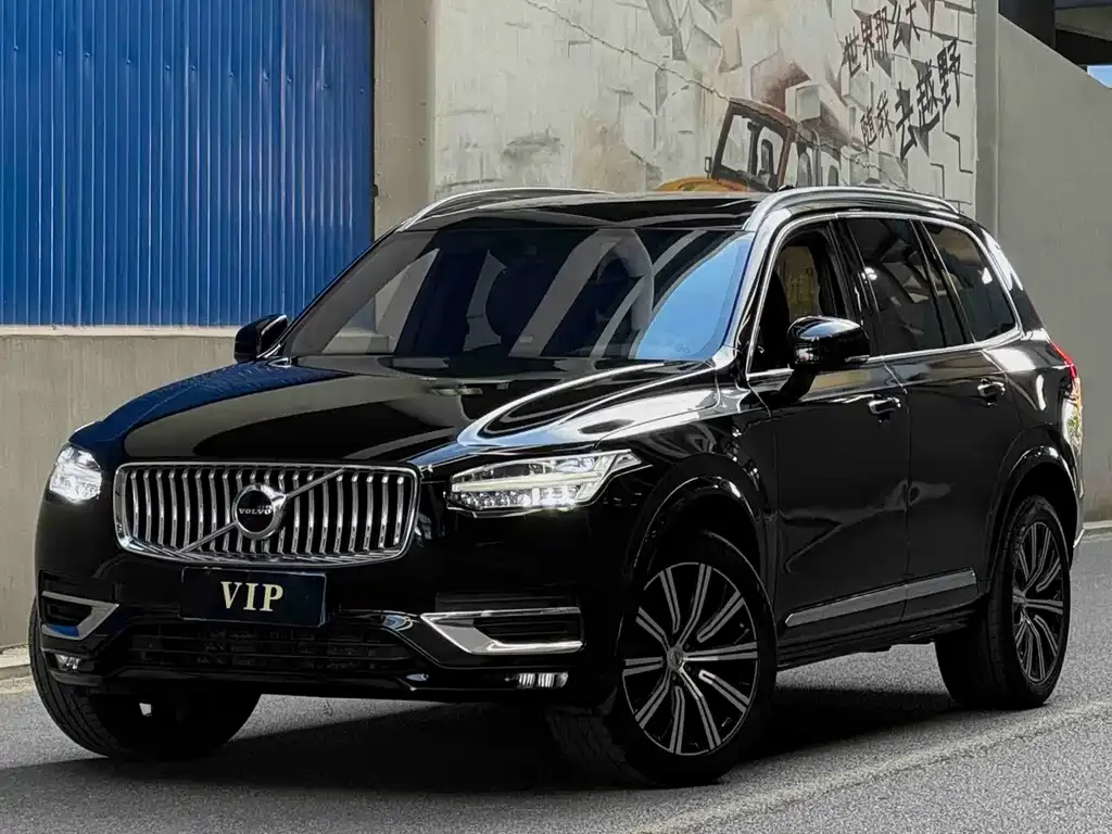 Volvo XC90 — фото 1