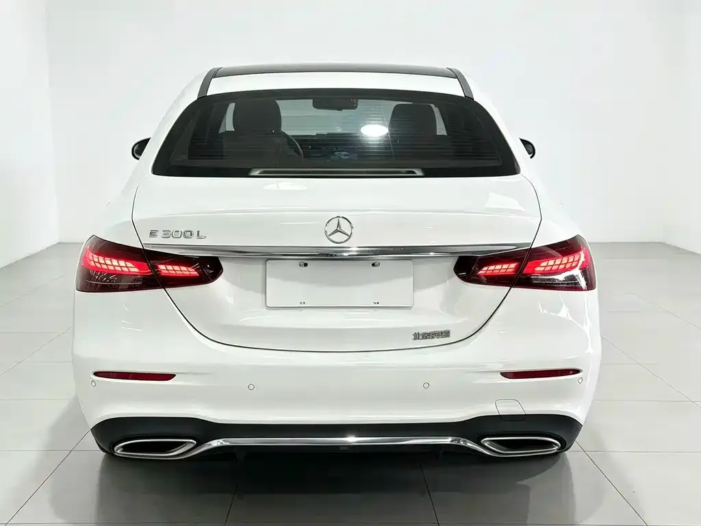 Mercedes-Benz E-Class — фото 10