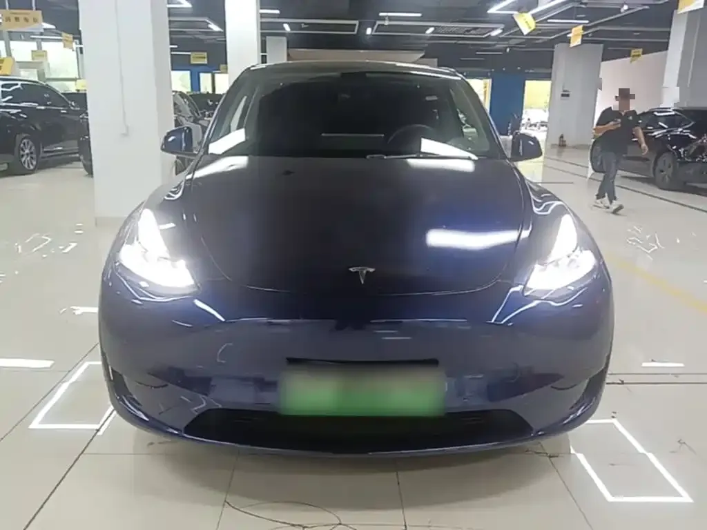 Tesla Model Y — фото 6