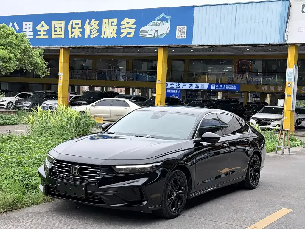 Honda Accord — фото 1