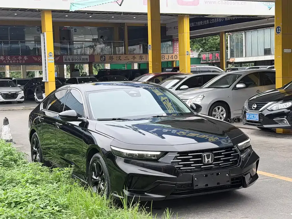 Honda Accord — фото 8