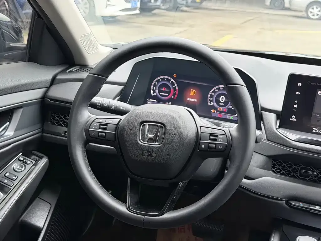 Honda Accord — фото 10