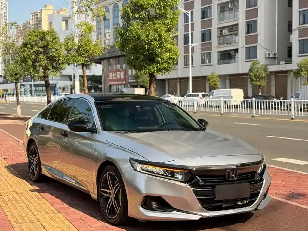 Honda Accord — фото 9