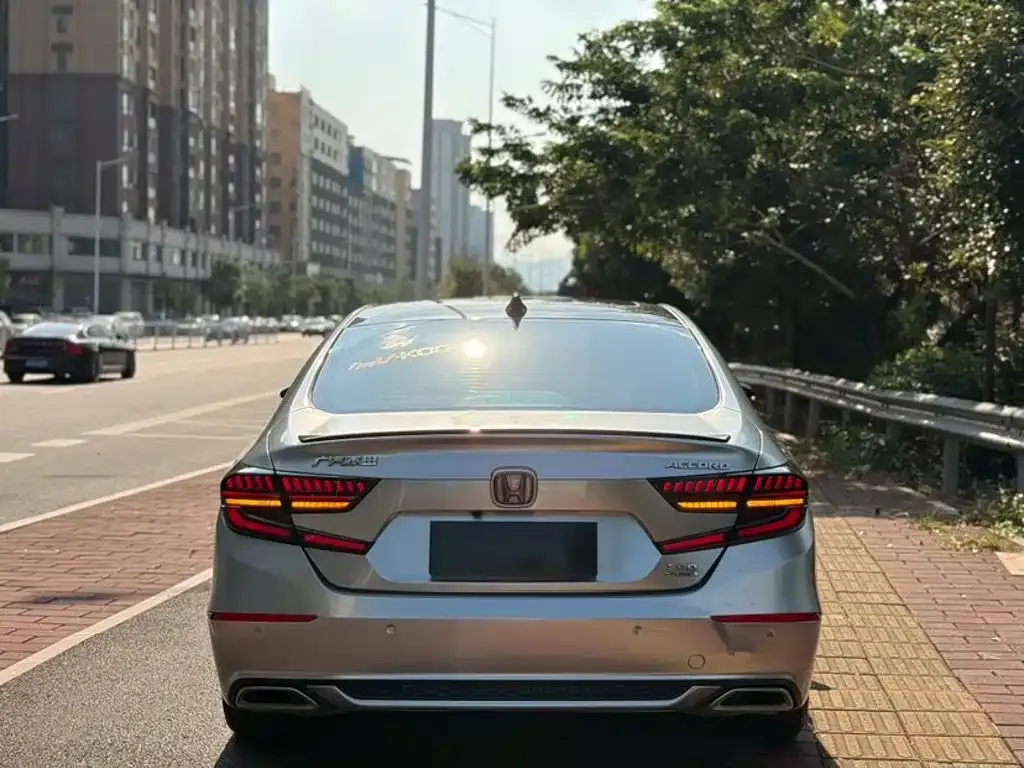 Honda Accord — фото 6
