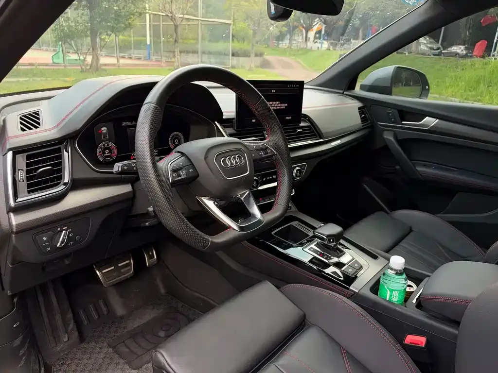 Audi Q5L Sportback — фото 5