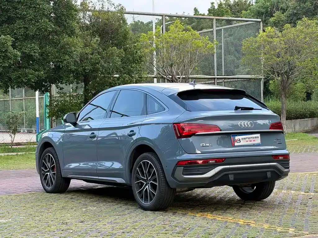 Audi Q5L Sportback — фото 10