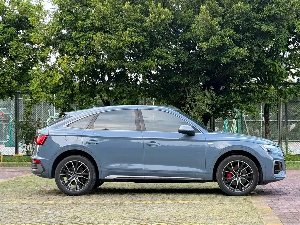 Audi Q5L Sportback — фото 7