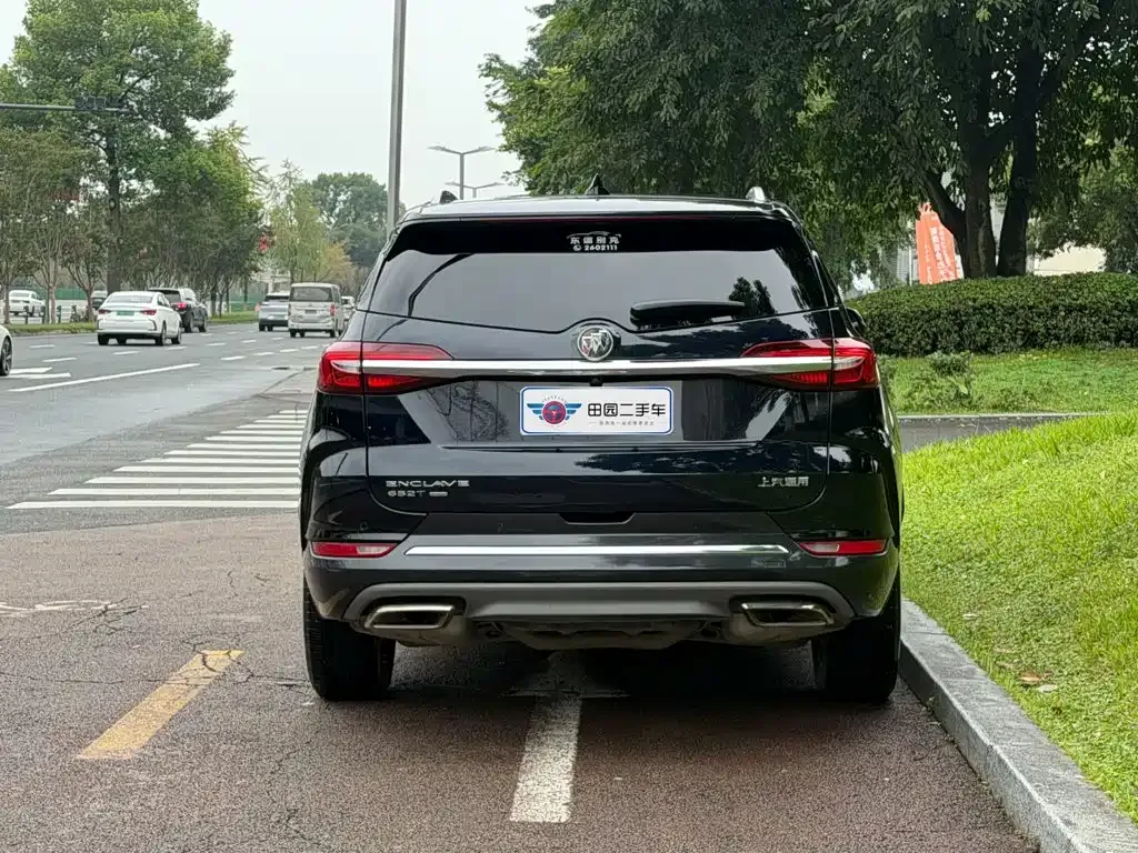 Buick Enclave — фото 10