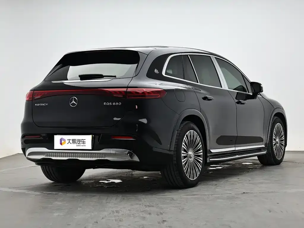 Mercedes-Benz EQS SUV — фото 7