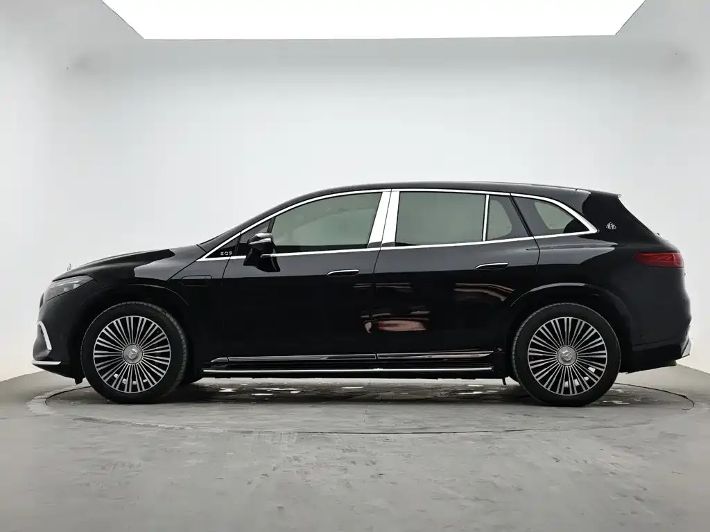 Mercedes-Benz EQS SUV — фото 4