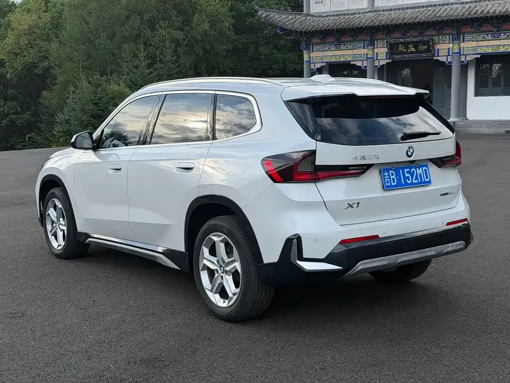 BMW X1 — фото 10