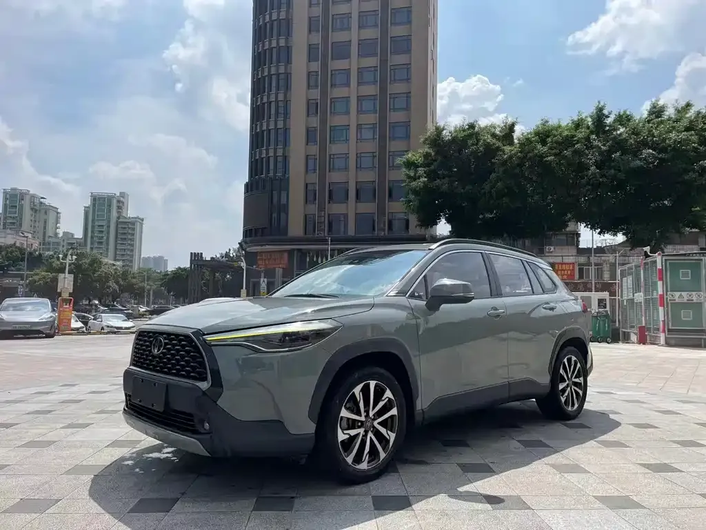 Toyota Corolla Cross — фото 1