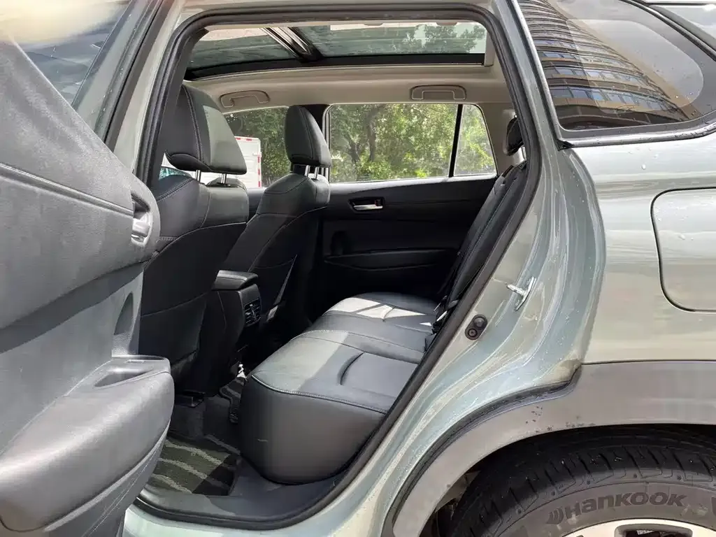 Toyota Corolla Cross — фото 9