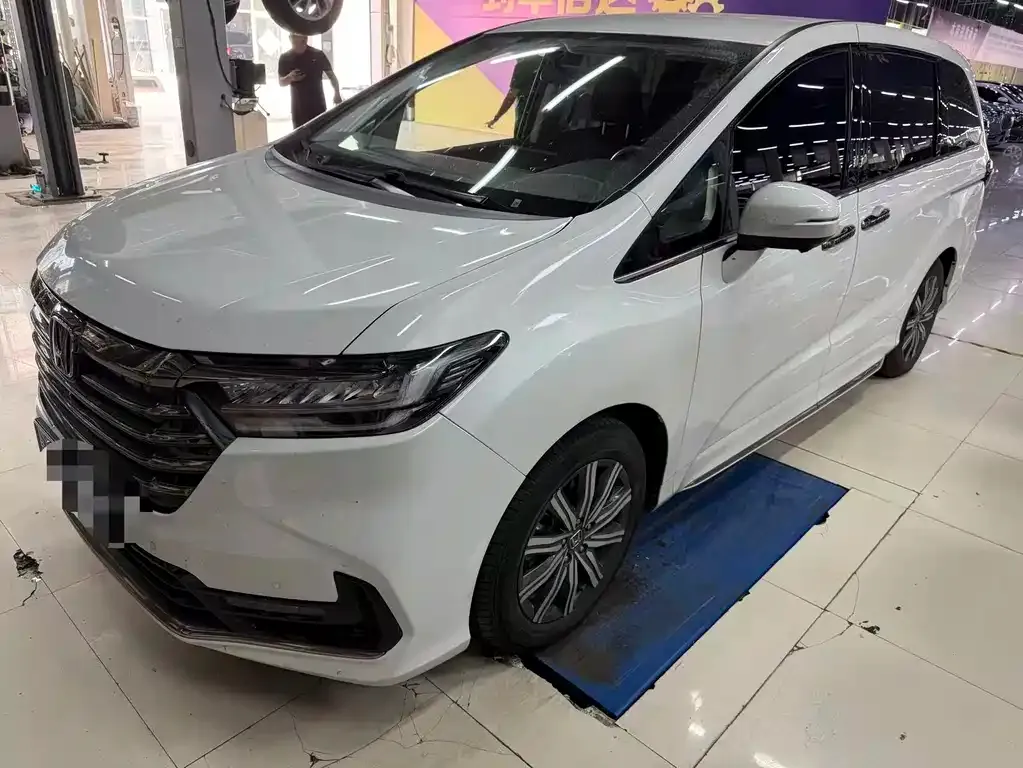 Honda Odyssey — фото 1