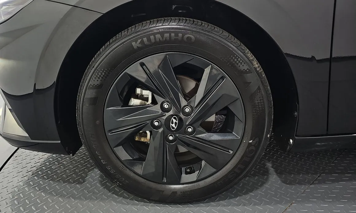 Hyundai AVANTE — фото 3