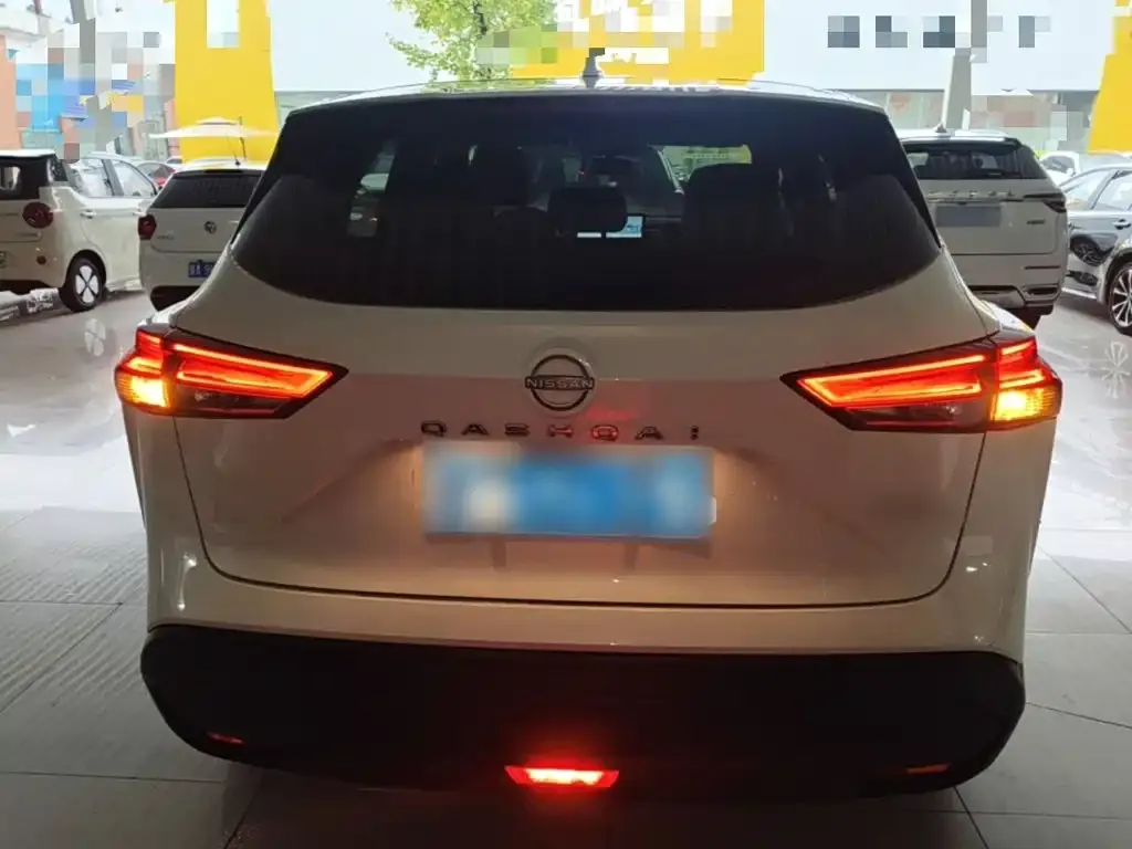 Nissan Qashqai — фото 1