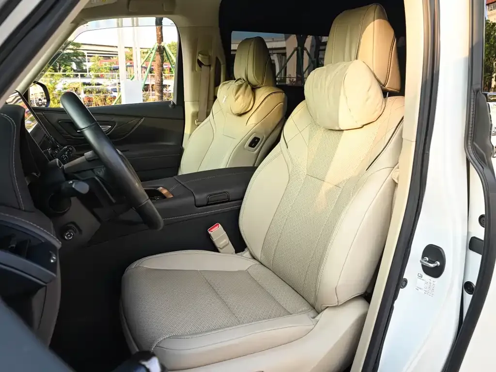 Toyota Alphard — фото 3