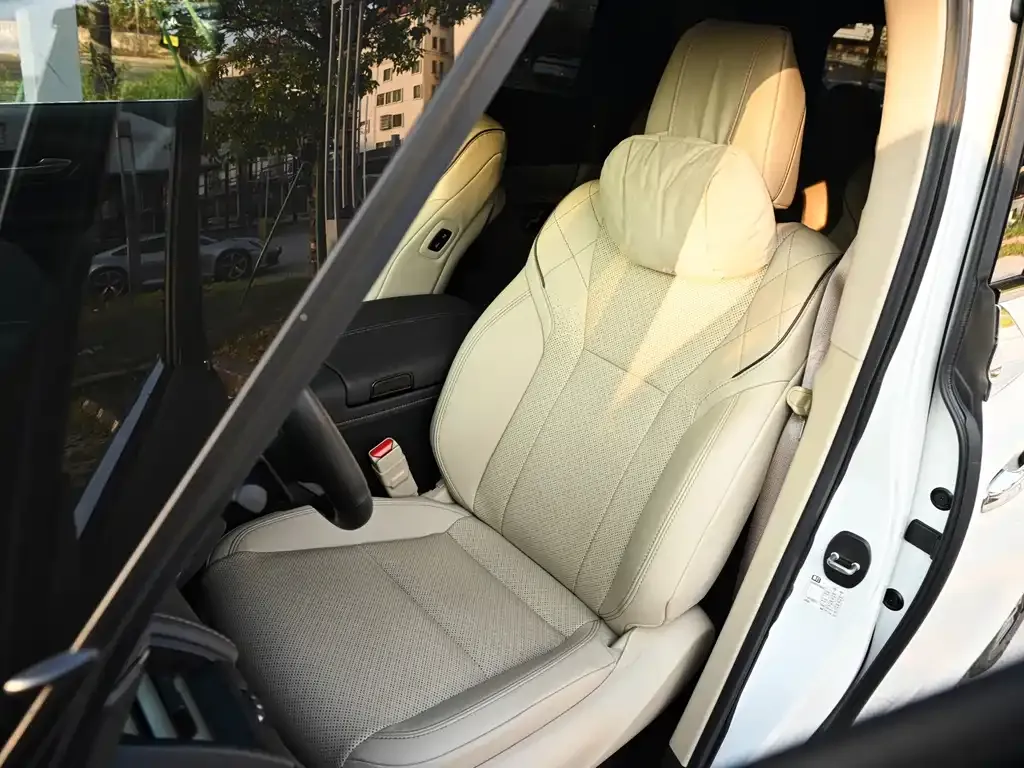 Toyota Alphard — фото 2