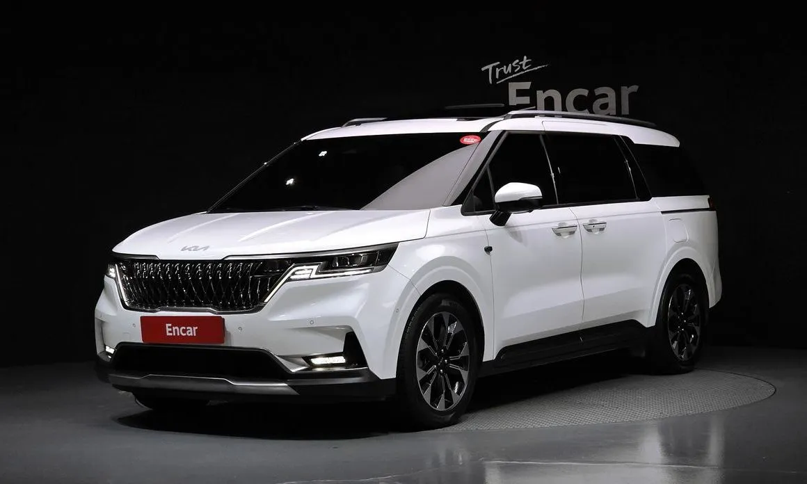 Kia Carnival — фото 1