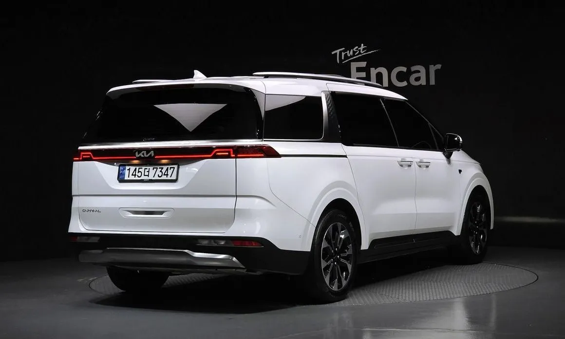 Kia Carnival — фото 3