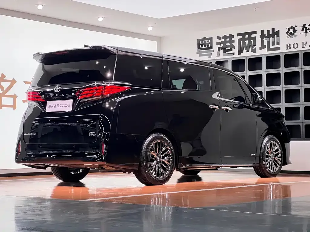 Toyota Alphard — фото 6