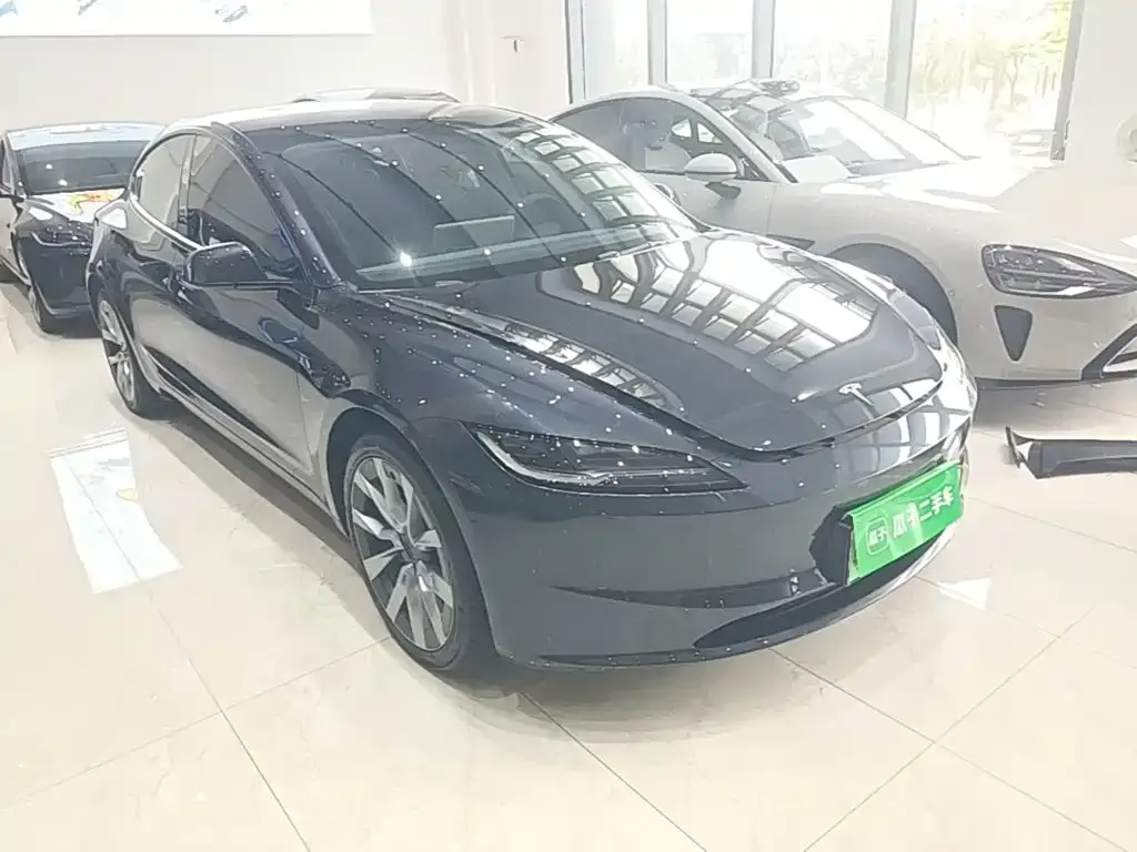 Tesla Model 3 — фото 2