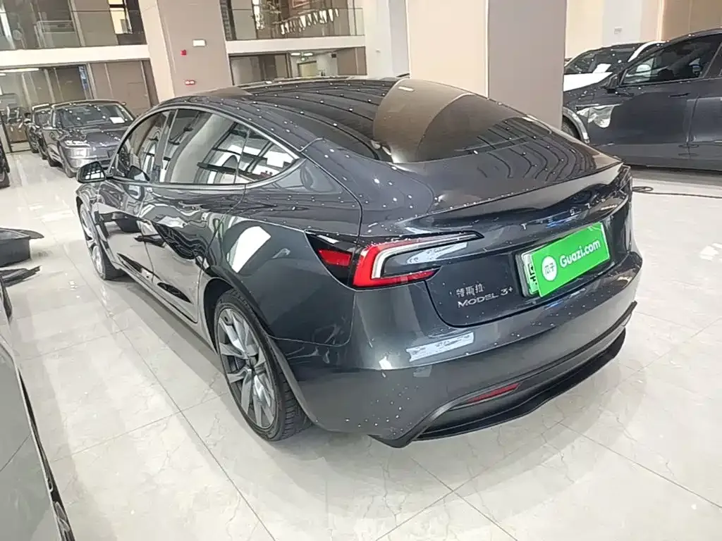 Tesla Model 3 — фото 4