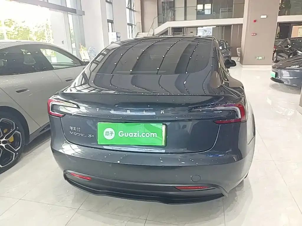 Tesla Model 3 — фото 8
