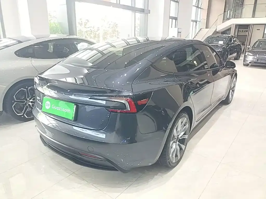 Tesla Model 3 — фото 6