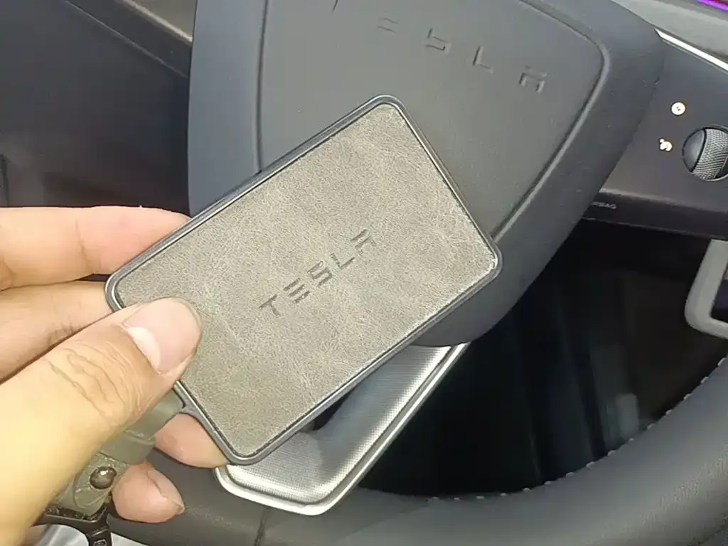 Tesla Model 3 — фото 5